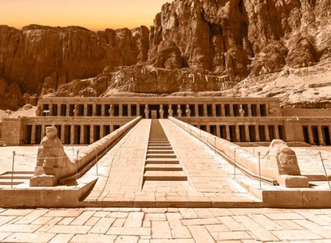 Luxor one-day trip from Hurghada by bus.